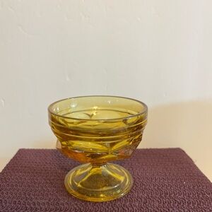 VINTAGE ANCHOR HOCKING FAIRFIELD‎ AMBER GLASS DESERT DISH PREOWNED